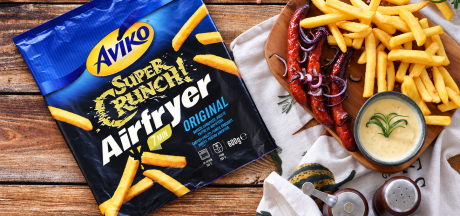 Airfryer Super Crunch Original krumpirići s hrenovkama, lukom i umakom od meda i senfa